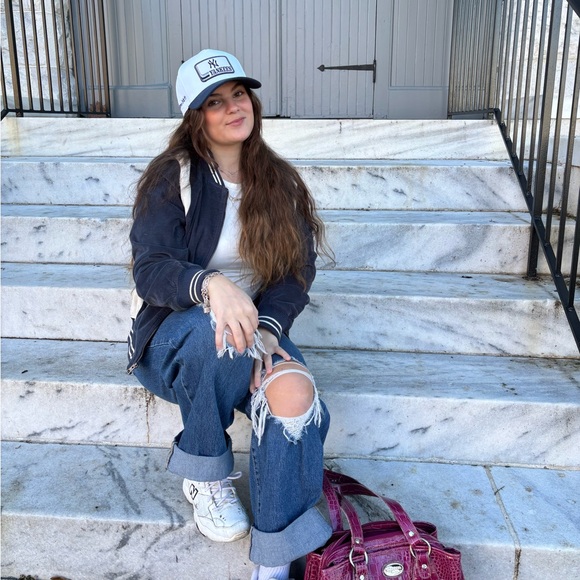 Meet your posher, Sher - Picture 3 of 3